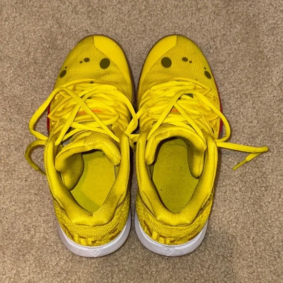 Kyrie SpongeBob sneakers - Picture 2 of 8